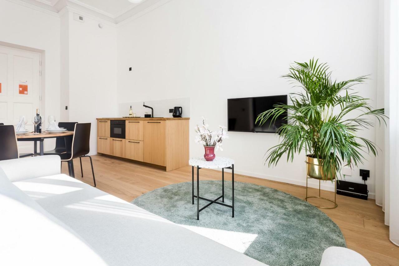 Deluxe Mtp Matejki By Renters * Posen